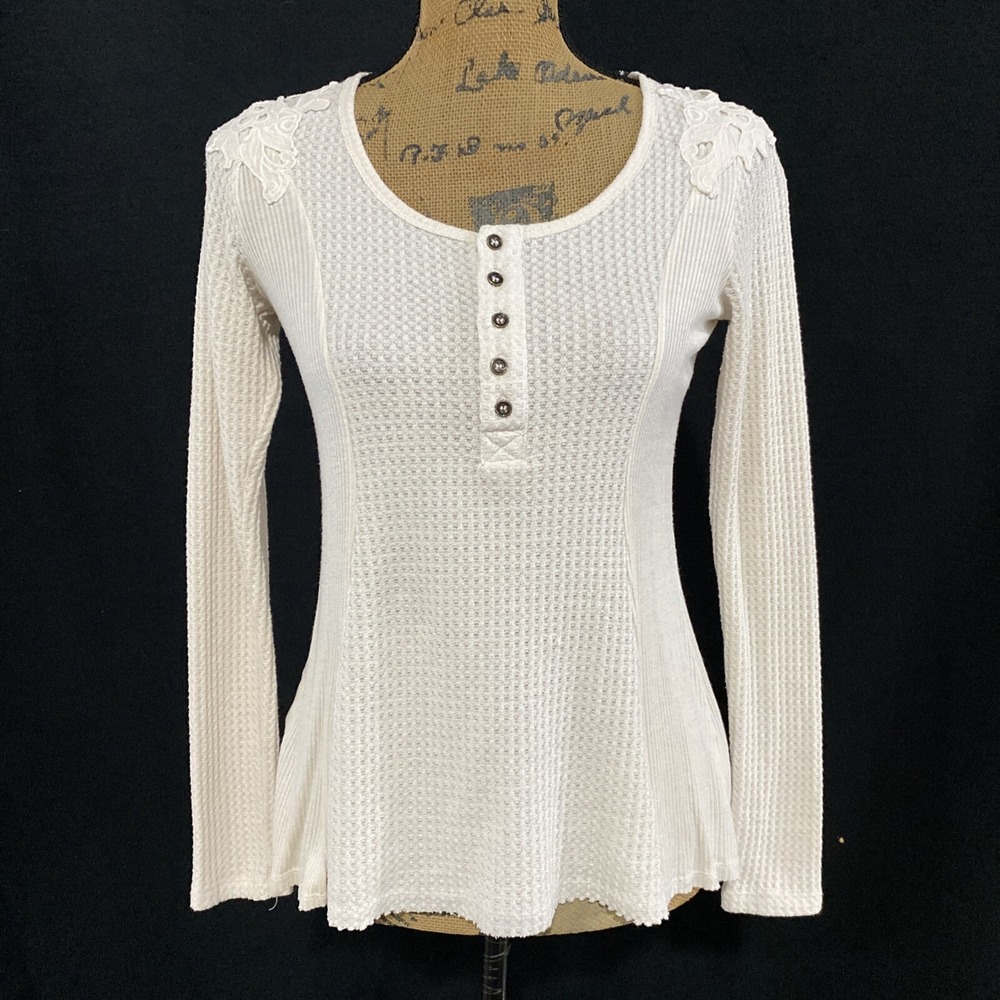 Coco Jaimeson XS Top Beige Thermal Applique Ribbed Side Flare Long Sl Henley LN